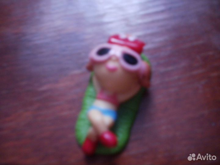 Много киндер -игрушек