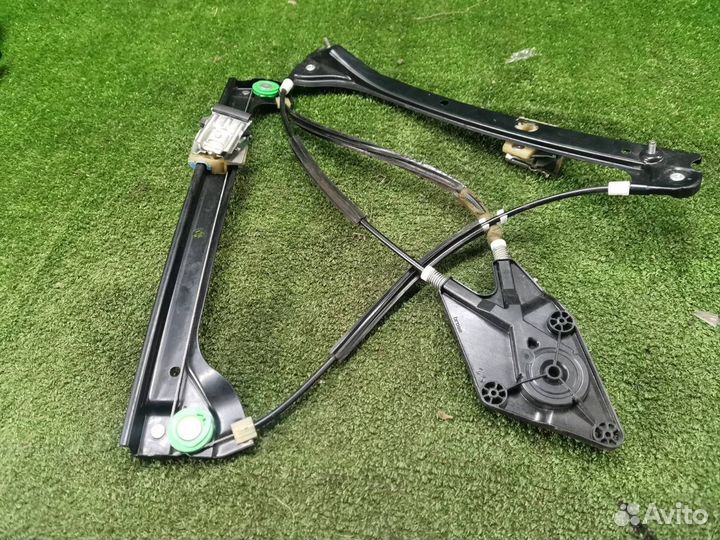 Стеклоподъемник передний правый Volkswagen Polo