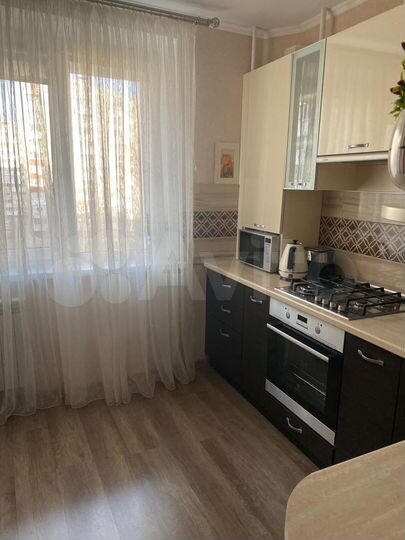2-к. квартира, 54 м², 4/10 эт.