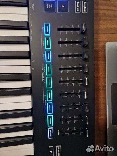Цифровое пианино launchkey61