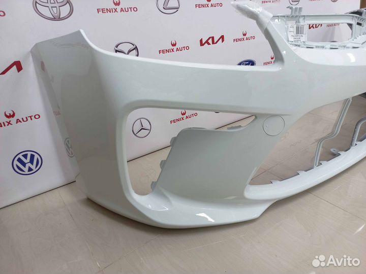 Передний бампер Белый на Kia Rio 4