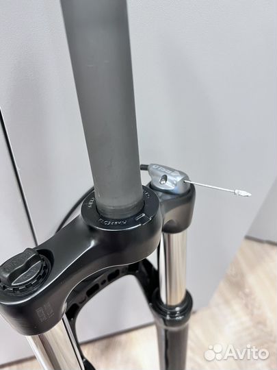 Амортизационная вилка SR Santour XCM 30