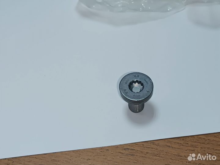 Skoda Yeti / Superb Конусный болт Новый