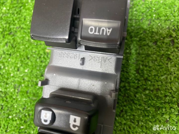 Блок управления стеклоподъемниками Toyota