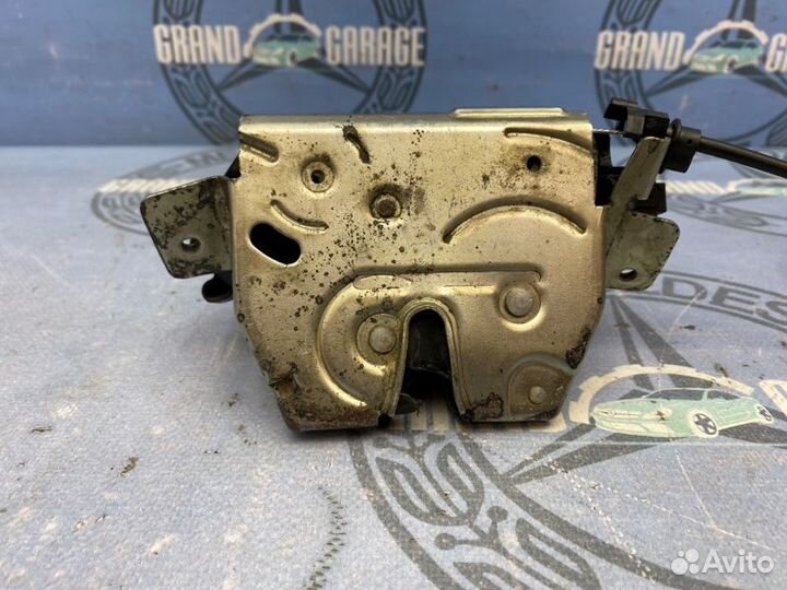 Замок багажника Mercedes-Benz R-Class W251