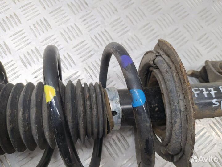 Б/У Б/У Стойка передняя правая В хорошем состоянии