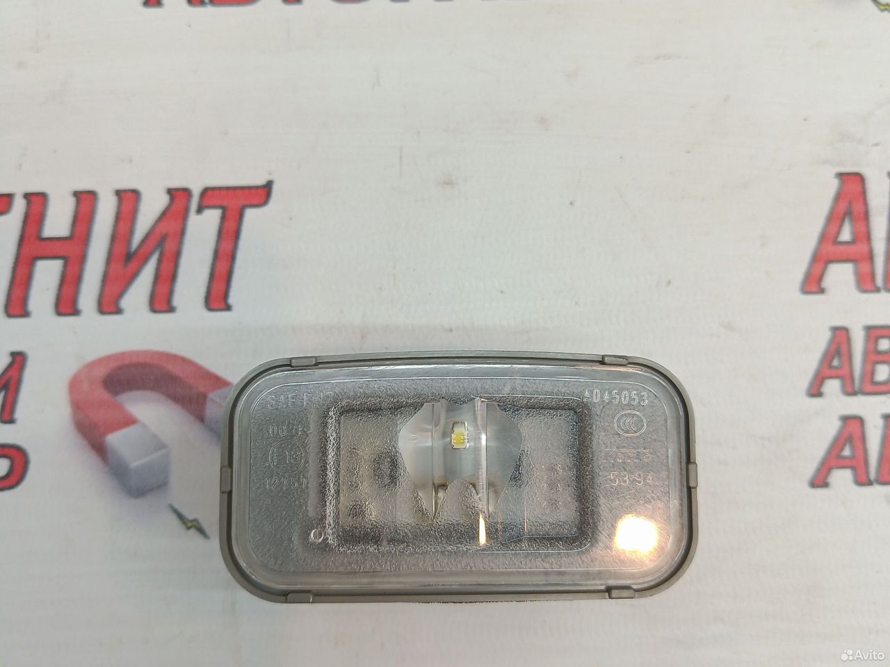 Плафон подсветки номерного знака Toyota Camry 70