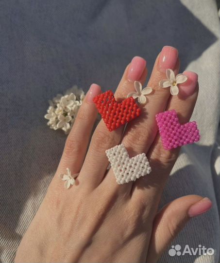 Кольца и фигурки из бисера