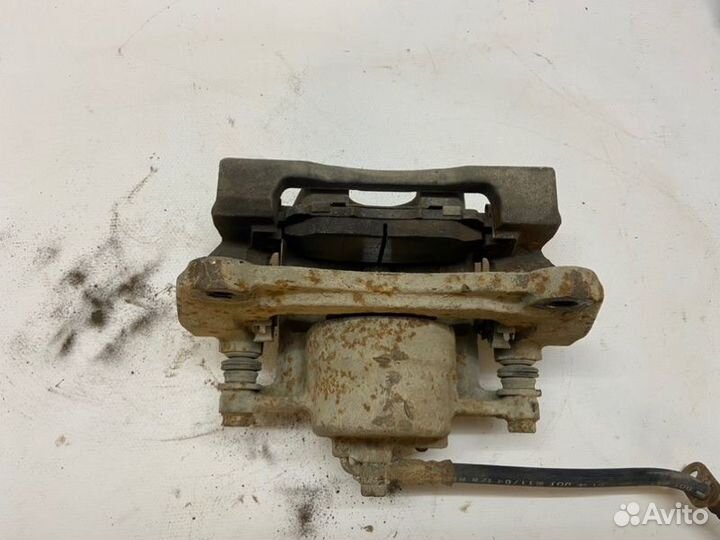 Суппорт передний левый Lexus Rx 330 XU30 3MZ-FE