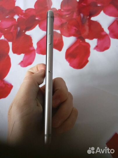 iPhone 6S, 64 ГБ