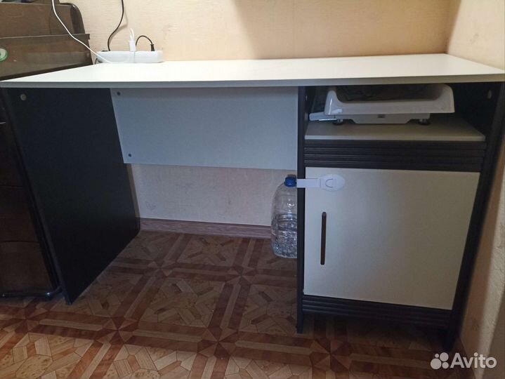 Письменный стол