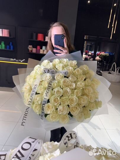 Букет больших белых роз