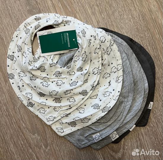 Слюнявчики новые H&M