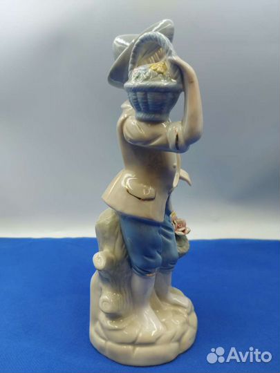 Винтажная статуэтка 