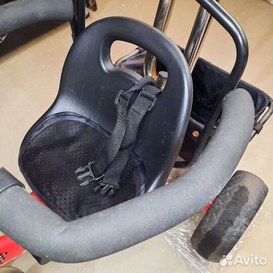 Трехколесный велосипед Rich Toys с ручкой управл