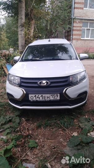 Водитель на авто компании Лада Ларгус