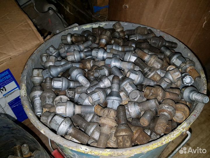 Болт колёсный Рено Логан Сандеро Ларгус