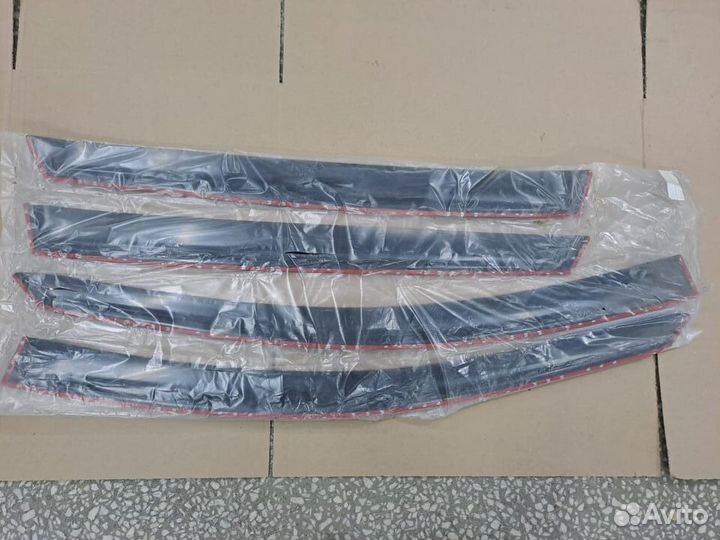 Дефлекторы боковых окон Toyota RAV4