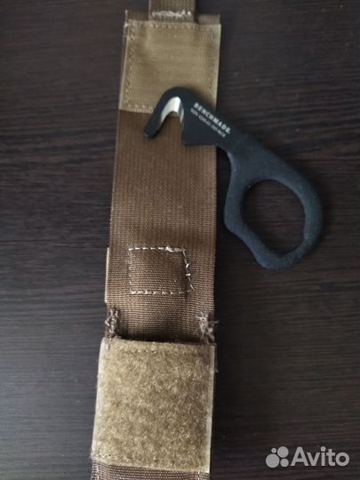 Нож-стропорез Benchmade (США)