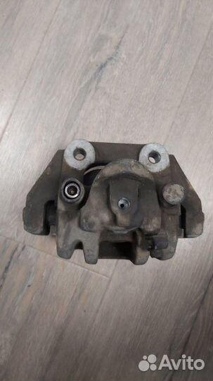 Суппорт тормозной задний правый Bmw 650I E63 N62N