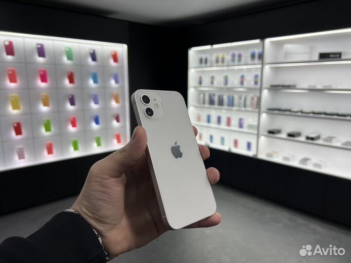 iPhone 12, 64 ГБ