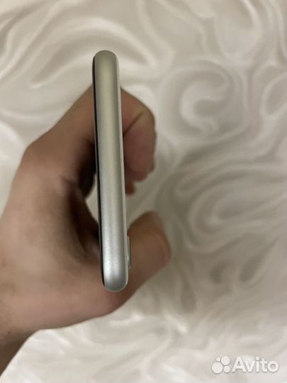 iPhone SE (2020), 128 ГБ