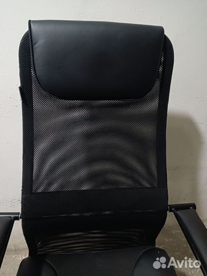 Офисное кресло
