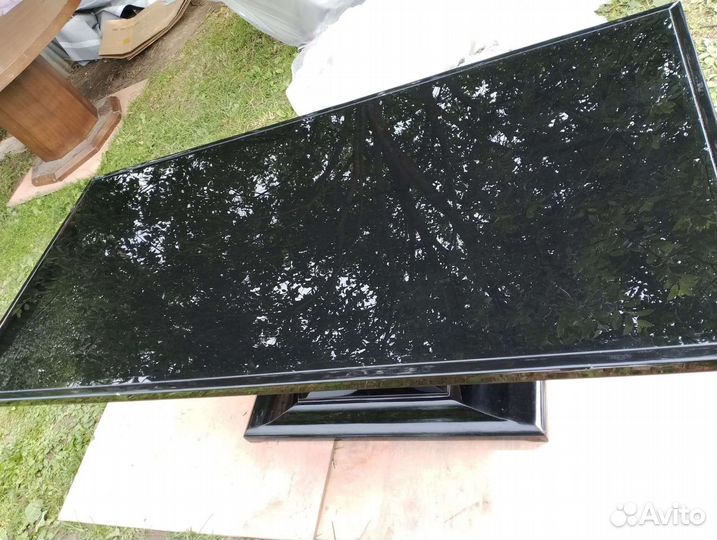 Стол стеклянный