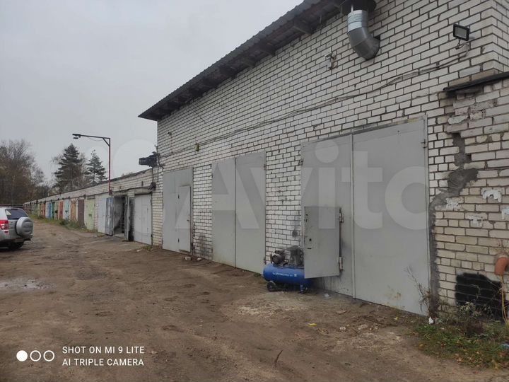 Гараж, > 30 м²