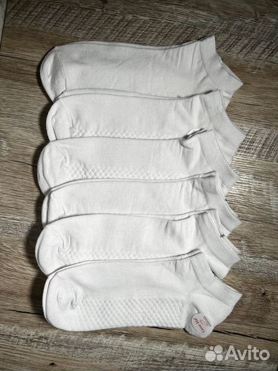 Белые короткие женские носки