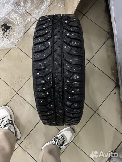 Bridgestone Ice Cruiser 7000S 205/55 R16 94