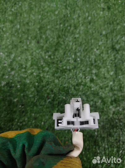 Накладка консоли Toyota Avensis T25 2004