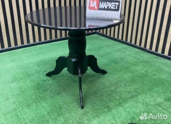 Стол круглый и стулья