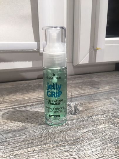 Праймер от essence jelly grip