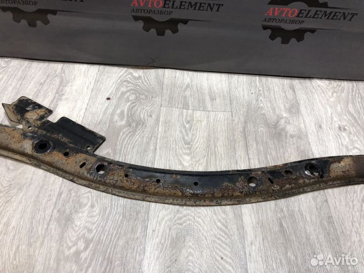 Кронштейн подрамника Ford Focus