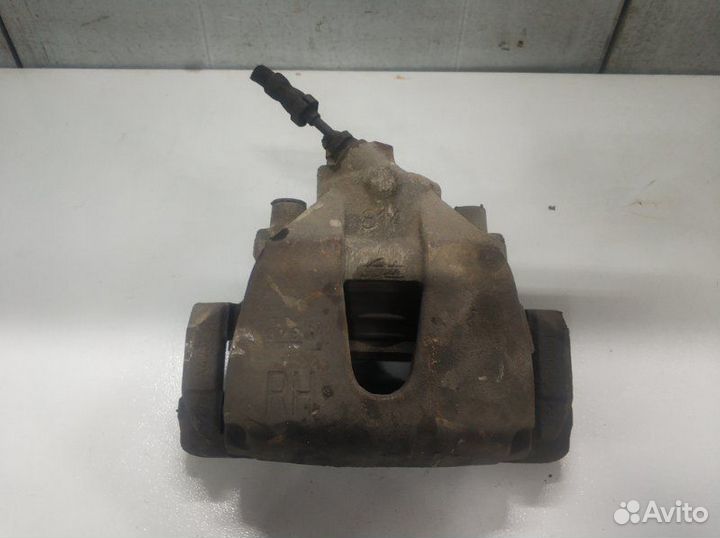 Суппорт передний правый Форд Фокус 3 Ford Focus 3