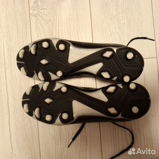 Футбольные бутсы
