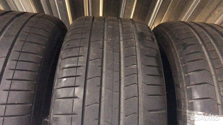 Pirelli P Zero 245/45 R18 и 275/40 R18 100Y