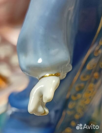 Фарфоровые статуэтки Каменный цветок