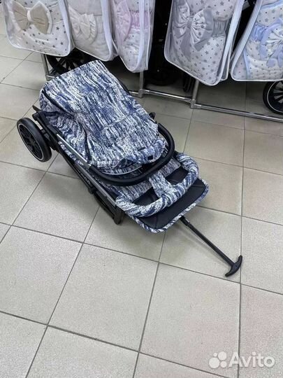 Прогулочная коляска luxmom