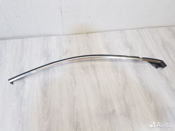 Молдинг рамки передней правой двери Volvo V70 2007