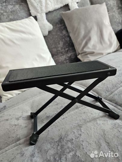 Подставка для ног игры на гитаре