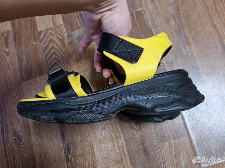 Босоножки женские