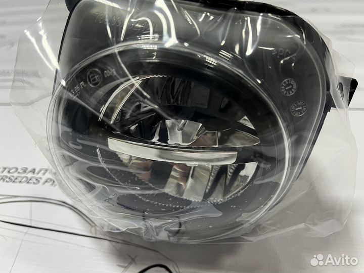 Левая передняя противотуманка BMW F10 рестайлинг