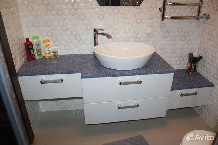 Тумба с раковиной для ванной комнаты