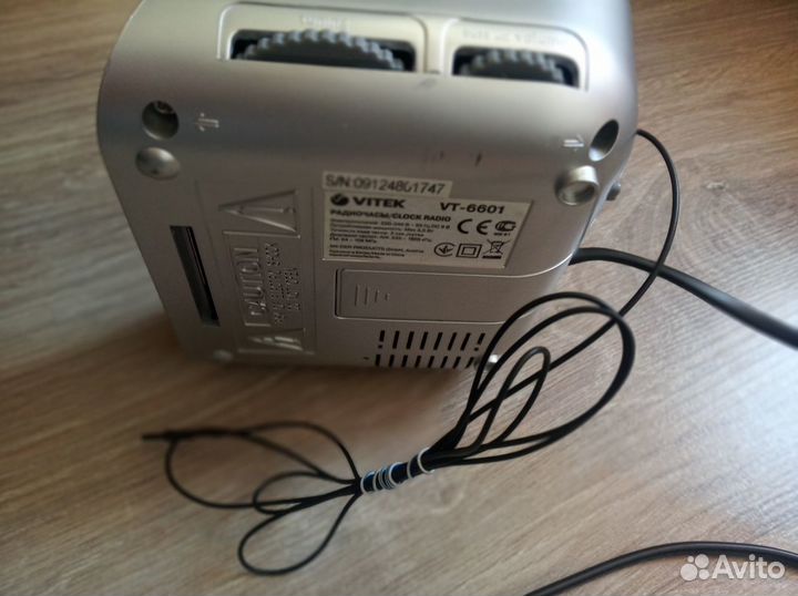 Радиобудильник Vitek VT6601