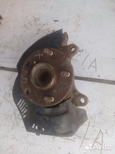 Поворотный кулак перед правый Toyota corolla e150