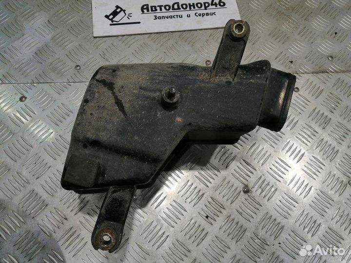 Резонатор воздушного фильтра Nissan Teana J31