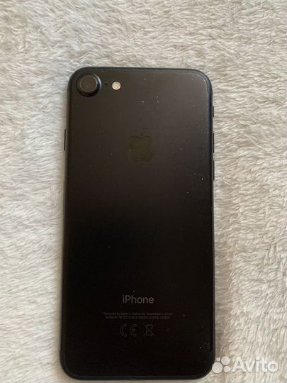 Телефон iPhone 7