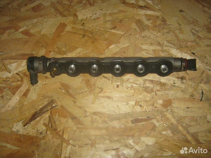 Рейка топливная (рампа) Nissan X-Trail T31